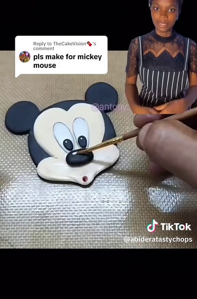 How to Create Mickey Mouse with Fondant