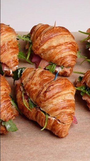 Smoked Salmon Croissant Recipe at Home | Easy Croissant Sandwich Recipe in 10 Minutes #sandwich
