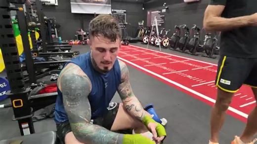 汤姆实战训练车轮三个UFC选手，UFC321备战盖恩