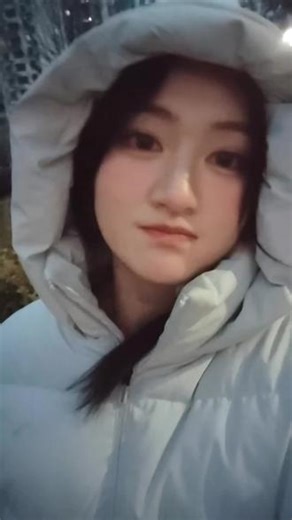 对视的那一秒 是否有一刻心跳共鸣#187大帅哥 #winkwink运镜怼脸拍 #双鱼 #抖音美食推荐官