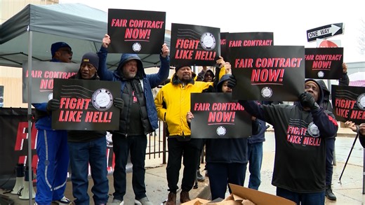 Workers rally for better pay, benefits for all letter carriers