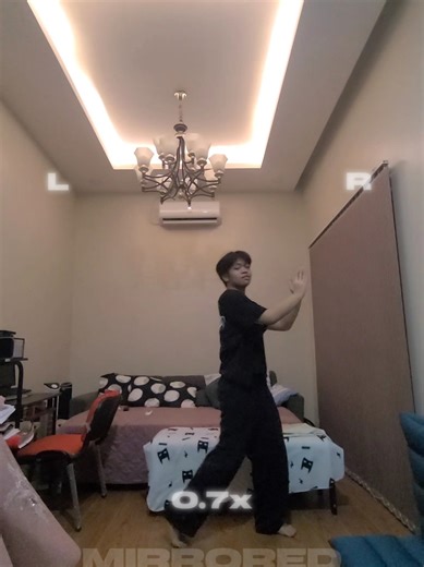 Slo-Mo Dance Video with Mirror Effect