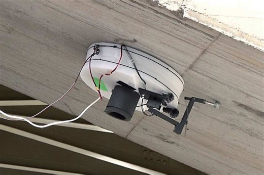 神戸高専など、軽量ロボ開発　壁面走行で高所点検