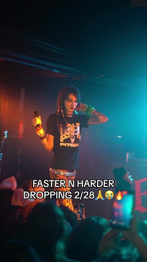 @6arelyhuman FASTER N HARDER FINALLY DROPPING ON THE 28TH😭🙏🔥💅 #6arelyhuman #fasternharder #6arelyhuman🔛🔝 #sassyscene #scene #emo #scenequeen #handsup #xoxo #gmfu #odetari #asteria #kets4eki #sigilcore #scenecore #krushclub #fyp
