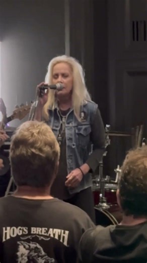 Cherie Currie from the runaways singing cherry bomb