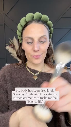 Sometimes a little bit of makeup can make a woman feel so darn confident, especially when it’s not hiding her, but making her shine. 🥰 #beautysociety #beautybusiness #skincareinfusedmakeup #activeingredients #skincarethatworks #ogee #mommakeup #creammakeup | Brooke Banks