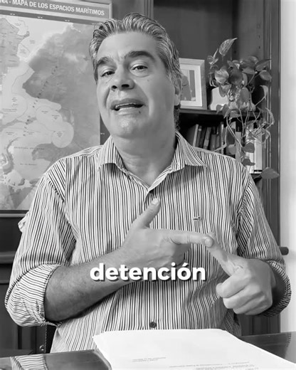 Jorge “Coqui” Capitanich | Acaba de ingresar al Senado de la Nación el DNU del espionaje que otorga a la SIDE facultades sobre los organismos de inteligencia del... | Instagram