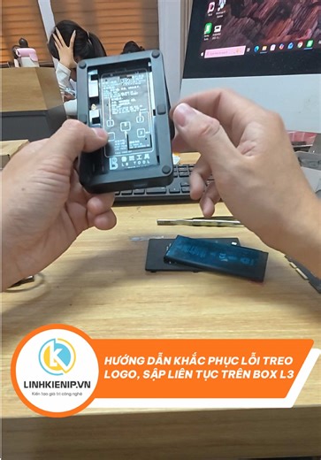 Hướng dẫn khắc phục box L3 bị treo Logo Luban Cách 1 : đưa máy về DFU Cách 2 : đưa máy về Recovery Mode Sau đó tiến hành cắm vào phần mềm lbtool trên PC và cập nhật phần mềm mới nhất cho box Lưu ý : nên lắp Pin trong Box để hạn chế lỗi khi update Nội dung video chỉ mang tính chất chia sẻ ,nên nếu có sai xin anh em bỏ qua ! #tabanhat #linhkienip #luban #boxL3 #thaucamera