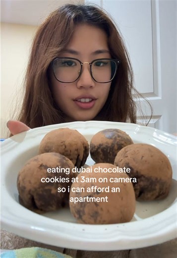 Indulging in Delicious Dubai Chewy Cookies at 3 AM