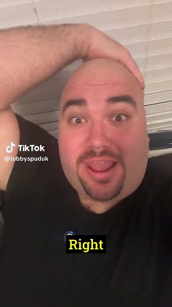 Quick trip back to 90s mum life 📼 “Were you born in a barn?!” “There’s food at home!” “REWIND THE TAPE!” Now it’s your turn to cook… But if you forgot the dinner shop (like most of you have)… 👀 Bring your mum to Tubby Spud this Sunday and she eats for £5. #Felixstowe #MothersDay #TubbySpud #FoodTok #BritishMums