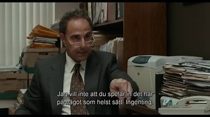SPOTLIGHT belönades vid Oscarsgalan 2016 för Bästa film samt Bästa originalmanus, ett drama baserad på den sanna historien om journalisterna som avslöjade en stor pedofilhärva inom den Katolska kyrkan. För detta fick journalisterna motta Pulitzer-priset 2003. Se den nu på bio! | Sony Pictures