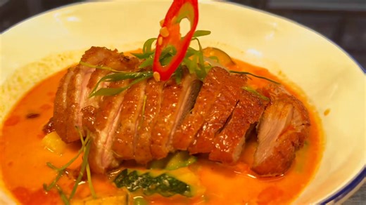 🔥 Duck Curry – Rich, Aromatic & Absolutely Delicious 🦆🍛 Craving something warm and comforting? Our Duck Curry is a must-try! Tender slices of roasted duck simmered in fragrant Thai curry sauce with creamy coconut milk, fresh vegetables,lychee, and traditional Thai herbs. Every bite is rich, flavorful, and perfectly balanced. ✨ Beautifully cooked duck ✨ Authentic Thai curry ✨ Generous portion size Perfect for lunch or dinner in Dunedin. 📍 Visit us at Kindee Thai Kitchen 📞 Book your table or 