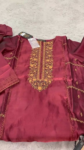 Zeen luxury pret 3pc For order WhatsApp us 03415314956 #zeenwoman #luxury #fashion #2023 #pleasuredesigns | Pleasure Designs