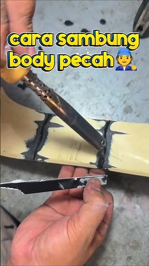 How to repair a cracked motorbike body. #bodyrepair #tutorial #honda #paintworkshop #tricks #moto...