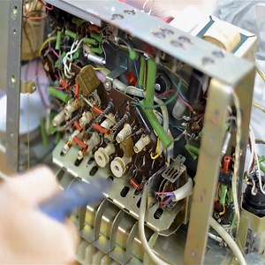 DIY Furniture Out Of Retro Radiola Radio | DIY & Crafts