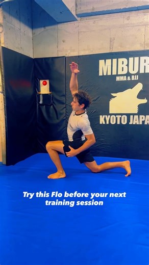 Hip mobility is very important in Jiu Jitsu. It’s fundamental to guard retention, inversions, wrestle ups and takedowns. Use this Flo as a warm up before your next training session. #jiujitsuflo #jiujitsu #bjj #Mobility | Jiu Jitsu FLO
