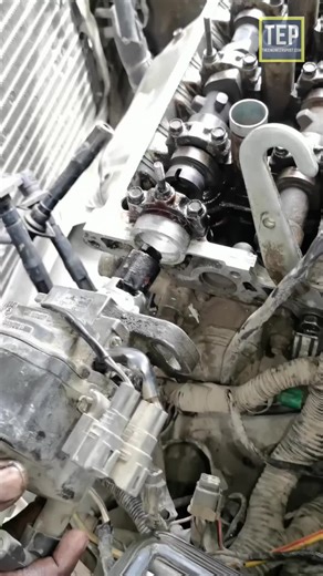 How to Install a Distributor in Your Engine