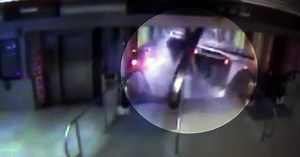 Video appears to show Chicago train derailment