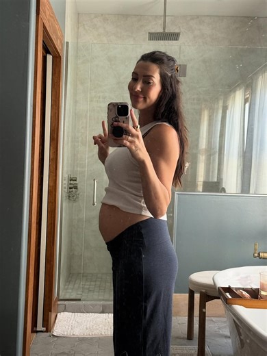 Bachelor Nation’s Becca Kufrin Debuts Baby Bump After Announcing Pregnancy With 2nd Baby