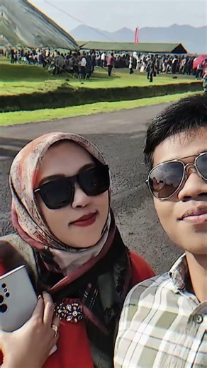 bundaku sama kakak bude sama abang widih sama nih barengan nihh kece amat bang tantenya sama ponakan