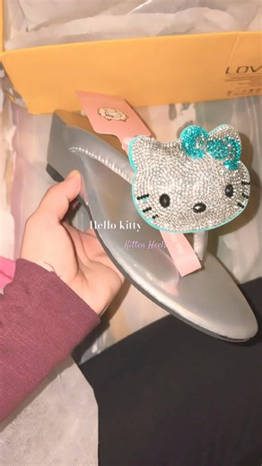 Hello kitty heels 🍭 #hellokitty #sanrio #heels #y2k #girlie #rhinestone #cute #viral #haul #fashion