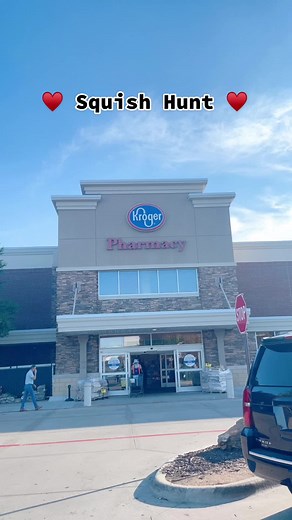 They wasted no time getting the Christmas squish out! ♥️ #squishmallows #squishtok #squishhunt