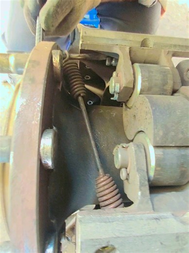 ⚒️How To Brake ⚙️Lining Springs🔩 Install #smar #boys #mechanics #ksa #reelsviral #viral⚒️