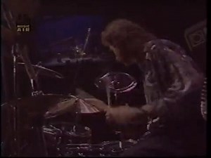 Larry Carlton - Live in Montreal 1990 _____________________________ 1. Bubble Shuffle 2. Minute By Minute 3. Strikes Twice 4. All In Good Time 5. Smiles And Smiles To Go 6. The Load’s Prayer 7. Her Favorite Song 8. B.P.Blues 9. Rio Samba 10. Song For Katie 11.Sleepwalk LARRY CARLTON (g) JOHN FERRARO (ds) HOLLIS GENTRY (sax) GREG MATHIESON (kb) JOHN PENE (b) | Avant Garde Music