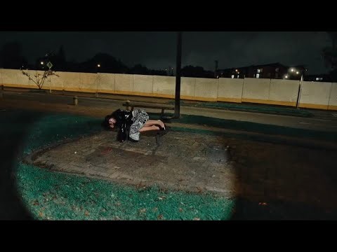 Chell - No Quiero Saber (Clown Performance)
