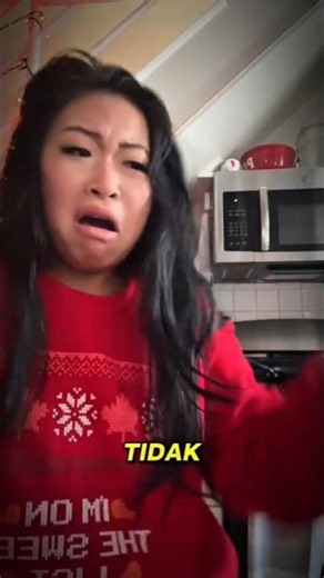 This Girl Panics as Her Ring Gets Stuck 😨 #shorts #creepy #viralvideo