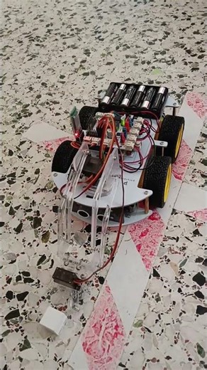 🤖 Arduino R4 Robot Car in Action! 🚗⚡ | Amazing Robotics for Students 🔥