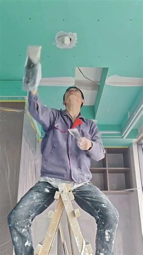 No Work? Watch How a Pro Putty Expert Keeps Busy