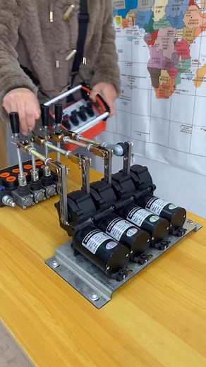 4.7K views | 12/24V crane wireless proportional remote control, crane truck wireless remote control#palfinger #hiab #effer #pm #zoomlion #sany #grua #vdsconstruct #hiabpolska #mercedes #arocs #truck #vds #zabudowa #crane #hiab #palfinger #body #hookloader #asa #vanderstichele #vadersticheledotcom #truckrestoration #multilift #scarrabile #hydraulicequipment #tippingsolutions #camion #appareilabras #grueSimple installation, no delay, re | Crane remote control | Facebook