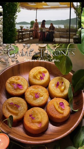 Sansa’s Lemon Cakes from Game of Thrones 🍋 mini lemon cakes with a honey lemon glaze 🍯🐝 MORE RECIPES BIO👩🏻‍🍳 What should I make next? #recipe #baking #tv #series #hbo