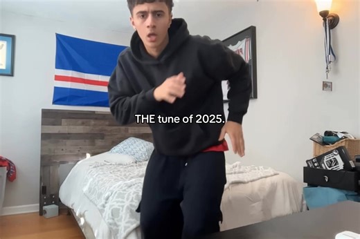 Discovering the Hottest House Music of 2025