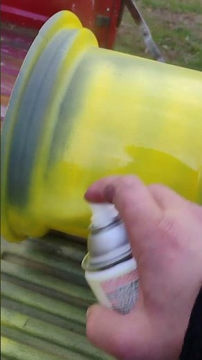 working on painting tractor rim #painting #snowing #paintinginthesnow #shortvideo