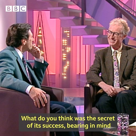 Bamber Gascoigne, the original presenter of University Challenge, has died at the age of 87. Back in 1993, he joined Alan Titchmarsh on Pebble Mill and spoke about his time as quizmaster on the famed programme. https://www.bbc.co.uk/news/entertainment-arts-60301687 | BBC Archive