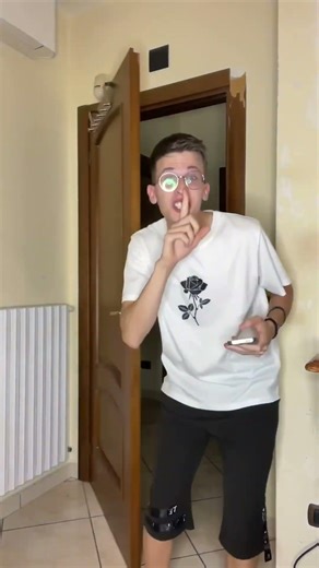 TUTORIAL hand teleport #TREND 👀result?😂 #trend#magic #tutorial #backstage #creative#shorts