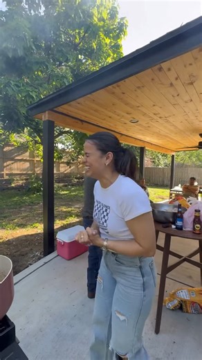✨Estrenando mi nuevo patio con una rica carne asada con la familia✨ - Alejandra De La torre unirse al grupo:https://m.facebook.com/groups/3223453877866597 | Alejandra De La Torre Fans