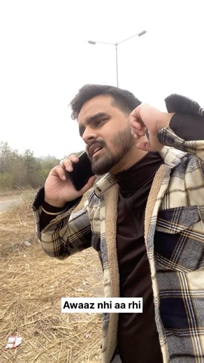 Awaaz nhi aa rhi😂 #trending #comdeymemes #viral #trendingshorts #viralshorts #funnyshorts #shorts