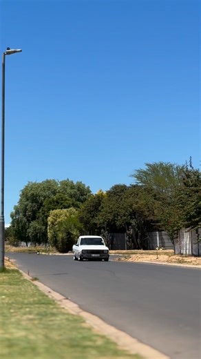 Concluding the year’s work on a LOW note! SA’s most loved bakkie! 🤍 #brokenlawgarage | Broken Law Garage