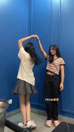 Prom Night Fun with Houn Sreylin and Friends