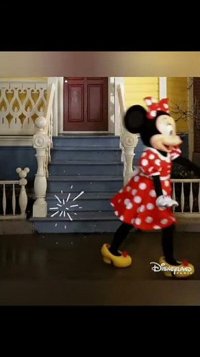 'Sprinkle, Sprinkle Little..Rose': Minnie's 'favorite' song