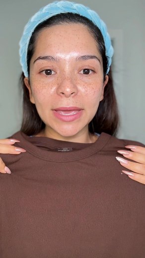 Discover the secret world of colorimetry with me! 🎨✨ Did you know that the right colors can completely transform your look and boost your confidence? Unleash your true potential by understanding which shades highlight your natural beauty! 💁‍♀️💖 Whether it's finding the perfect clothes, accessories, or makeup palette—colorimetry can guide you to your best self every day! Try it out just like I did, and let me know your thoughts! We're in this journey together 🫡🤝. Get ready to radiate eleganc