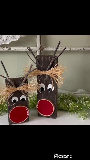 DIY Rustic Wooden Reindeer Christmas Decor