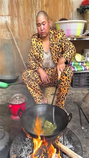 An old chef making delicious rabbit with chili #cooking#asmr#foodshort #part1