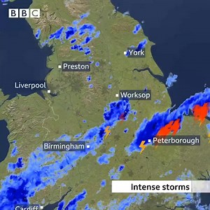 ⛈ Intense thunderstorms led to flash flooding yesterday, especially in one Nottinghamshire town, where almost TWICE the average monthly rain fell in just three hours. Videos posted on social media show roads under water in Worksop - more here: https://bbc.in/3CbBFAY | BBC Nottingham