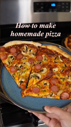 Making homemade pizza using Chef Boyardee pizza maker! It’s one of our favorite #pizzanight #viral