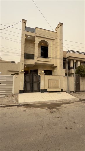 ‎مكتب برج الياقوت للتطوير العقاري‎ on Instagram‎: "⁨ 🏡 للبيع – بيت حديث VIP Home في السيدية المساحة: 100م | الواجهة: 5م | النزال: 20م التفاصيل: • الطابق الأول: صالة ضيوف + مطبخ حديث + غرفة نوم + حمام. • الطابق الثاني: ثلاث غرف نوم + حمام. #لمعرفة #السعر #الرقم ( 1 ) #سأتي #السعر مباشره الموقع المثالي: يقع المنزل في السيدية مربع تصنيع على شارع عريض 12م 📞 للمزيد من التفاصيل أو لحجز معاينة، اتصل بنا على: 07741022776 + واتساب مهندس غيث 07818567058 عقارات عقارات_ابوظبي عقارات_الامارات عقارات_تركيا 