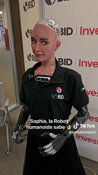 🎥 Juan Cálcena | Sophia Robot